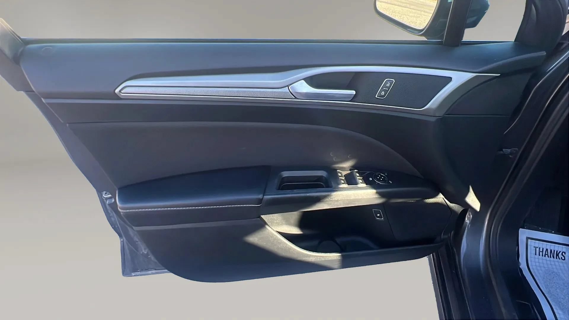 Used 2019 Ford Fusion SE FWD image 19