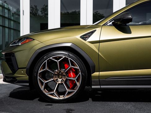 Used 2024 Lamborghini Urus Performante AWD/4WD image 19