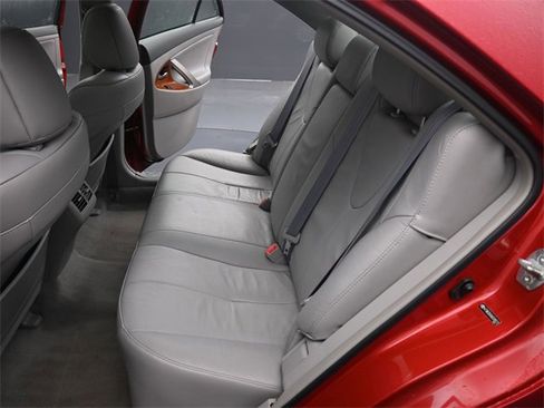 Used 2010 Toyota Camry XLE image 11