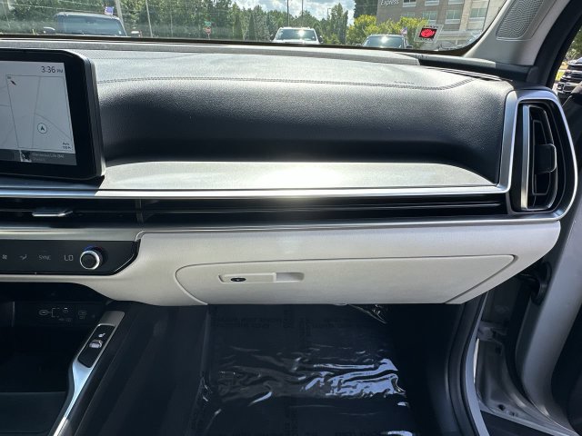 Used 2025 Kia Sorento EX w/ Panoramic Sunroof Package FWD image 29
