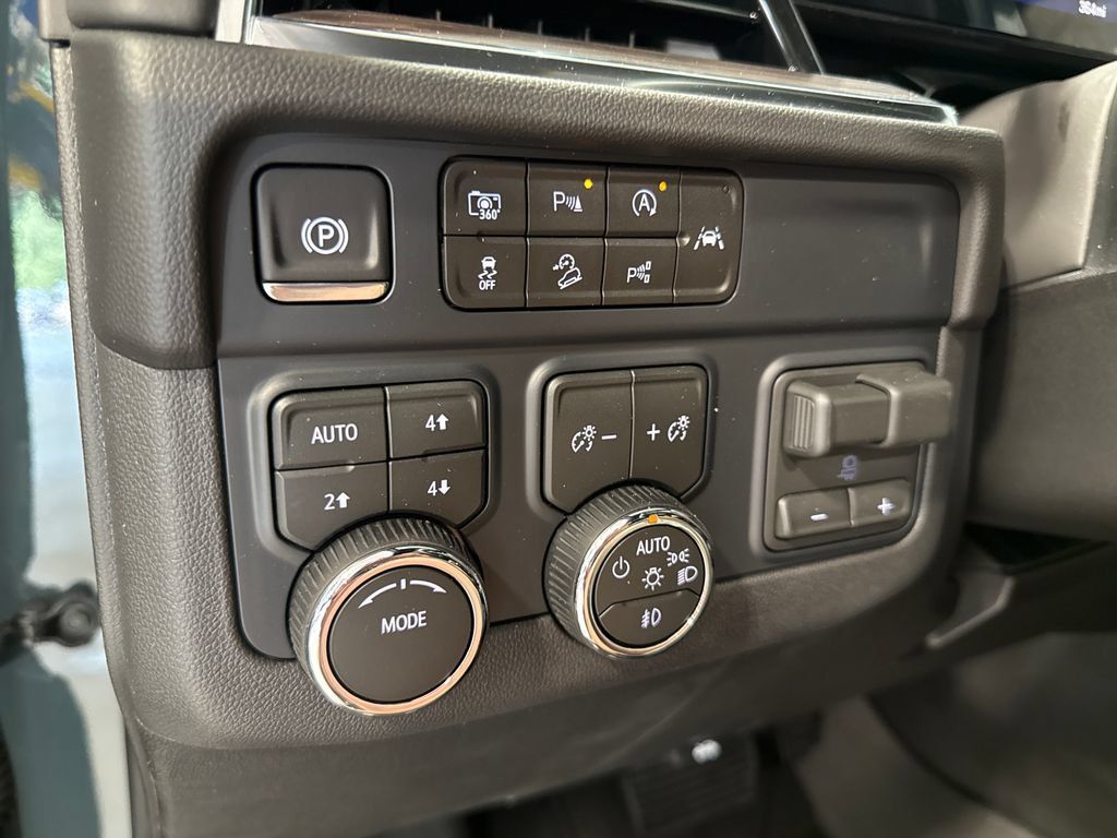 New 2026 Chevrolet Tahoe Z71 w/ Sun And Tow Package AWD/4WD image 10