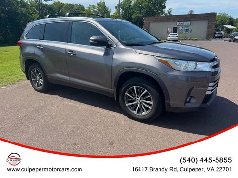 Used 2019 Toyota Highlander XLE image 6