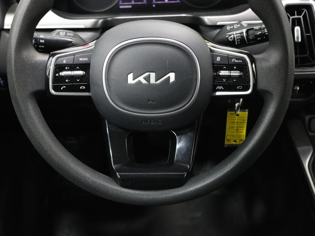 Used 2022 Kia Sorento LX FWD image 17
