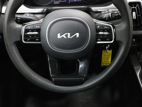 Used 2022 Kia Sorento LX FWD image 17