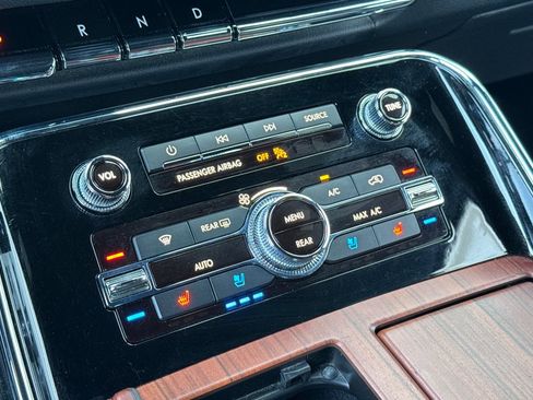 Certified 2021 Lincoln Navigator L Reserve image 20