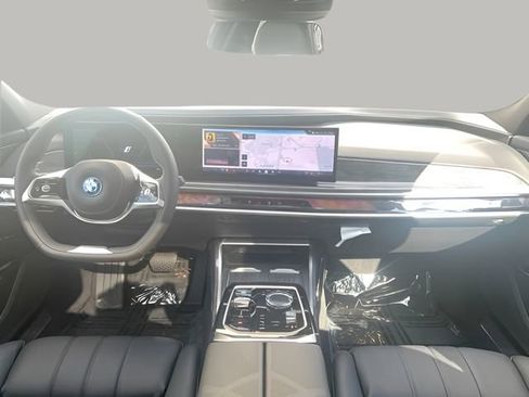 Used 2024 BMW i7 eDrive50 RWD image 12