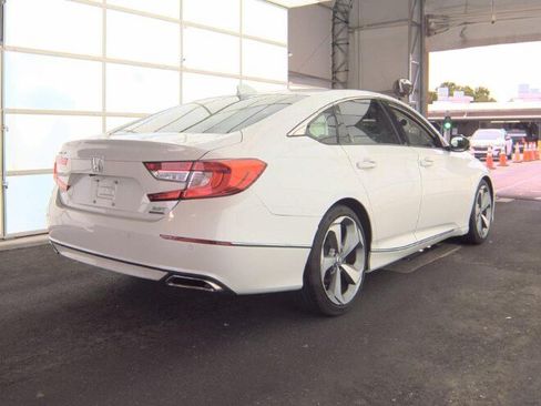 Used 2019 Honda Accord Touring image 4