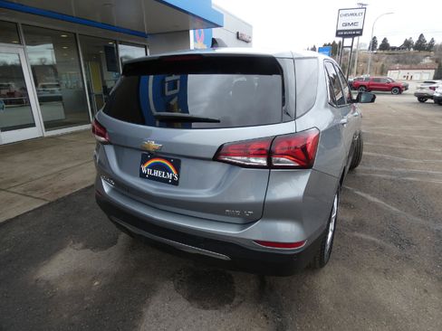 Used 2024 Chevrolet Equinox LT image 3