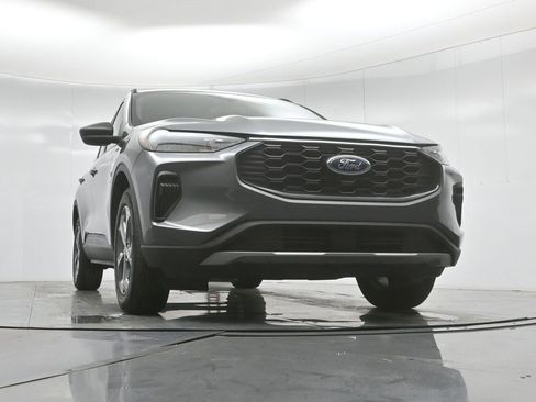 Certified 2025 Ford Escape ST-Line image 46