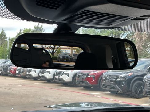 Used 2025 Nissan Rogue SV image 27