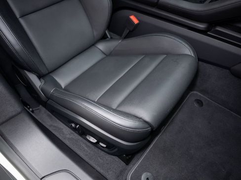 Used 2023 Porsche Taycan w/ Premium Package image 59