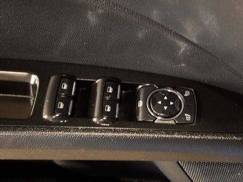 Used 2020 Ford Fusion SEL image 11