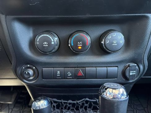 Used 2014 Jeep Wrangler Unlimited Sport AWD/4WD image 15