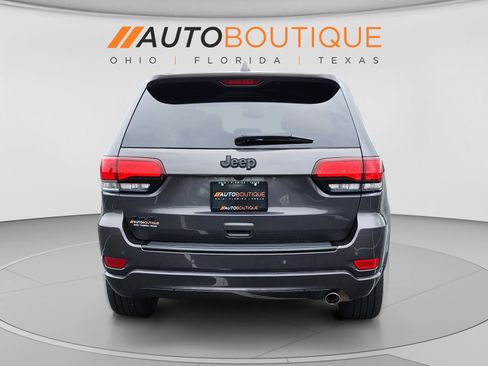 Used 2018 Jeep Grand Cherokee Altitude AWD/4WD image 5
