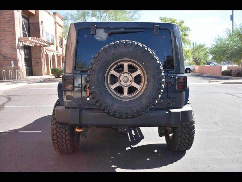 Used 2017 Jeep Wrangler Unlimited Rubicon w/ Connectivity Group AWD/4WD image 10