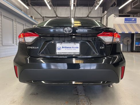 Used 2022 Toyota Corolla LE image 6