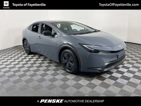 Used 2024 Toyota Prius LE image 14