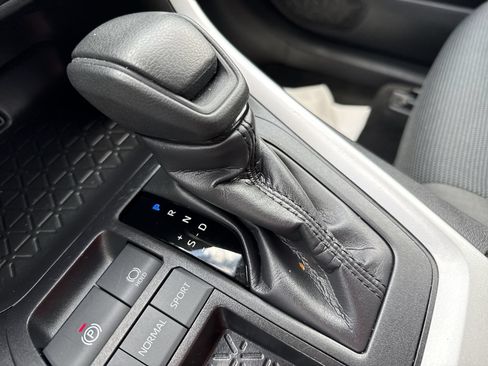Certified 2025 Toyota RAV4 LE FWD image 21