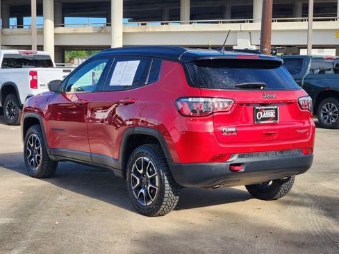 Used 2025 Jeep Compass Trailhawk AWD/4WD image 5