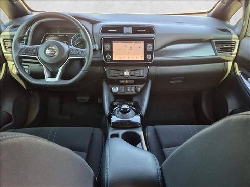 Used 2021 Nissan Leaf SV w/ SV Technology Package FWD image 17