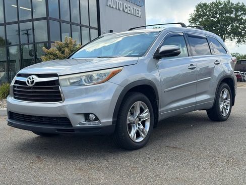 Used 2015 Toyota Highlander Limited AWD/4WD image 16