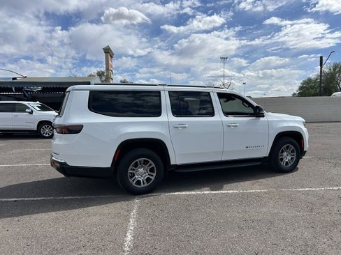 Used 2024 Jeep Wagoneer L 4WD image 4