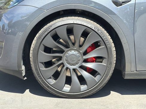 Used 2022 Tesla Model Y Performance AWD/4WD image 22