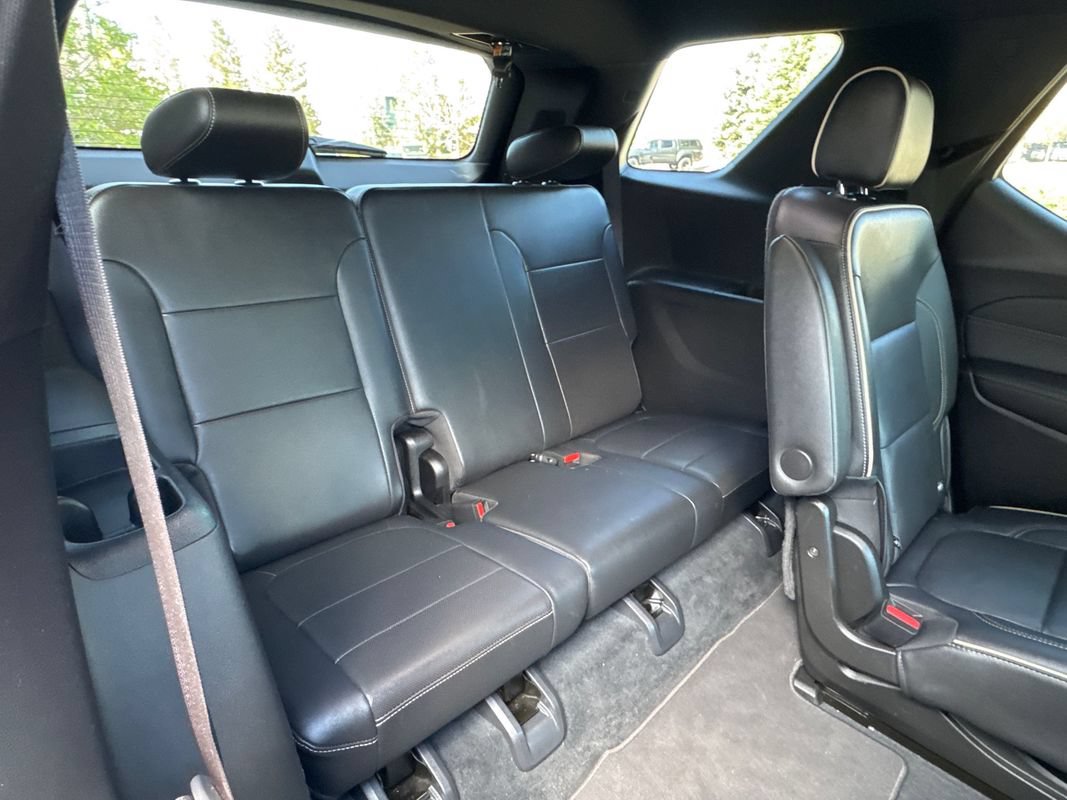 Used 2023 Chevrolet Traverse Premier AWD/4WD image 24