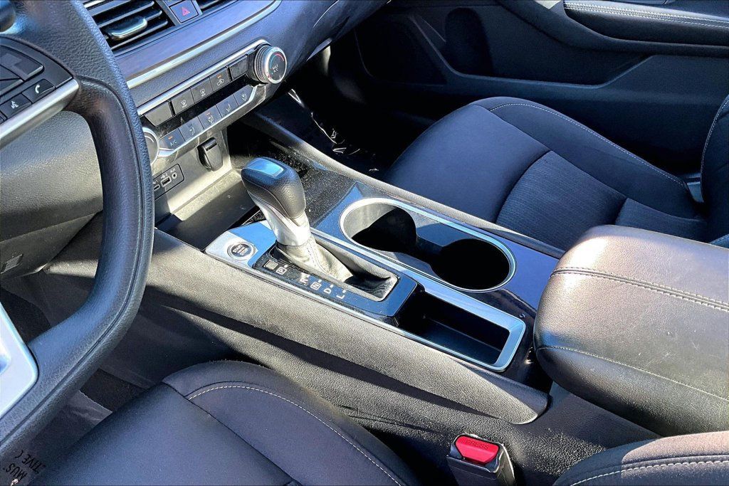 Used 2024 Nissan Altima 2.5 SV FWD image 15