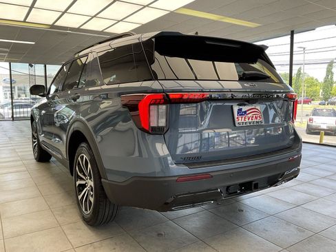 Used 2025 Ford Explorer ST-Line AWD/4WD image 7