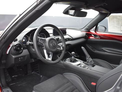 New 2025 MAZDA MX-5 Miata Club w/ Brembo/BBS Recaro Package image 15