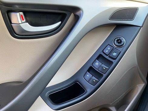 Used 2014 Hyundai Elantra Limited w/ Option Group 03 image 21