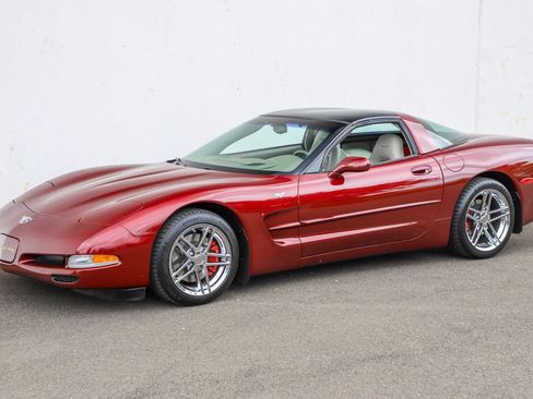 Used 2003 Chevrolet Corvette Coupe w/ Preferred Equipment Group RWD image 14
