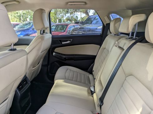 Used 2024 Ford Edge SE image 15