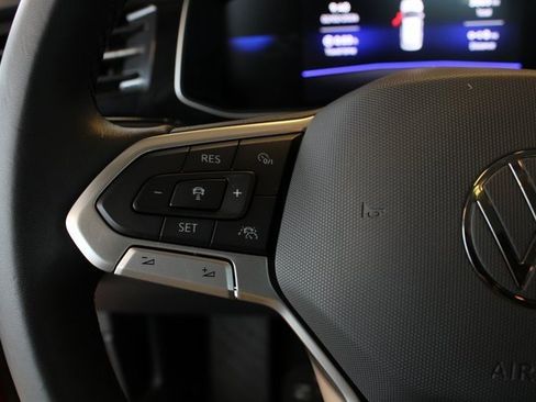 Used 2025 Volkswagen Jetta SE w/ Sunroof Package image 13