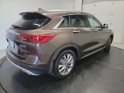 Used 2019 INFINITI QX50 Essential w/ Premium Heat Package AWD/4WD image 9