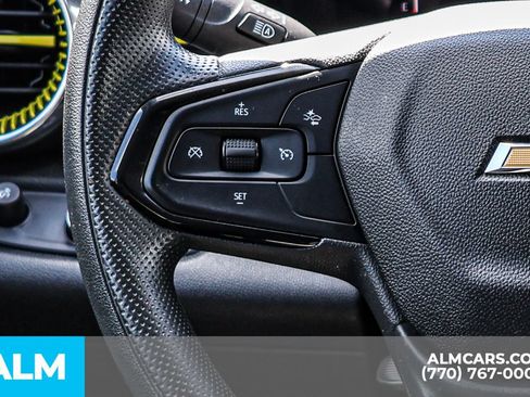 Used 2025 Chevrolet Trax LT FWD image 33