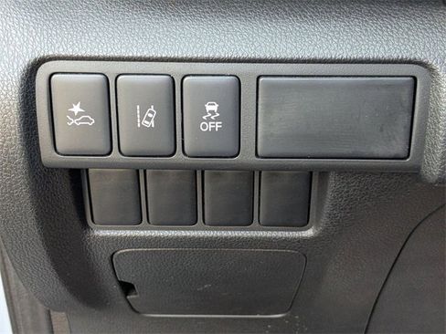 Used 2024 Mitsubishi Eclipse Cross LE image 28