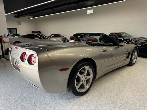 Used 2001 Chevrolet Corvette Convertible w/ Preferred Equipment Group2 RWD image 14