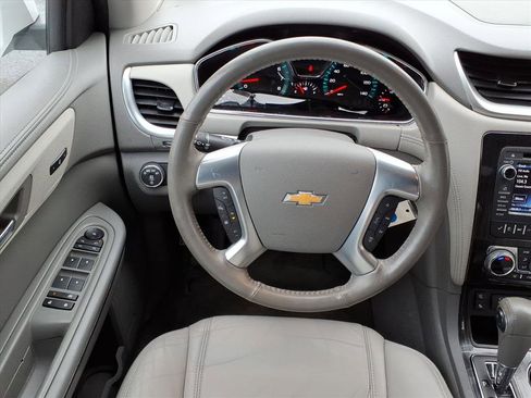 Used 2017 Chevrolet Traverse Premier image 5
