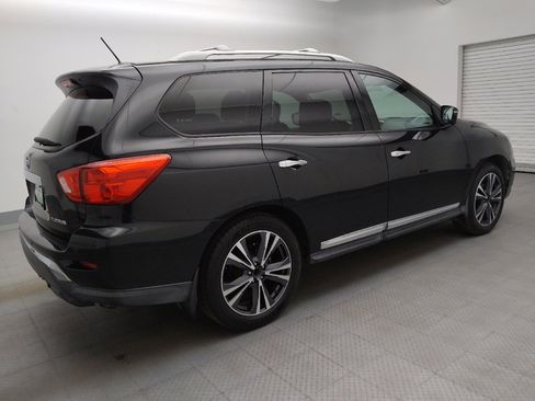 Used 2017 Nissan Pathfinder Platinum w/ Family Entertainment Package FWD image 10