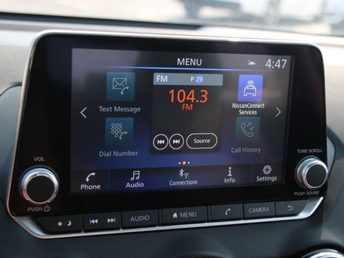 Used 2025 Nissan Sentra SR w/ SR Premium Package FWD image 20