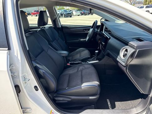 Used 2018 Toyota Corolla SE image 23