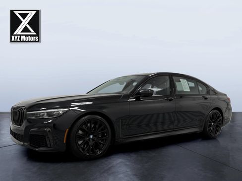 Used 2022 BMW M760i xDrive w/ Luxury Rear Seating Package AWD/4WD image 2