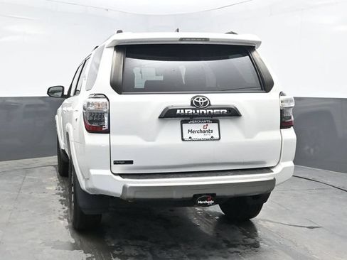 Used 2019 Toyota 4Runner TRD Off-Road Premium AWD/4WD image 5