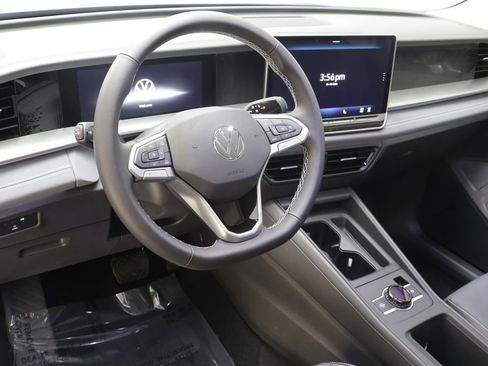 New 2026 Volkswagen Tiguan SE image 8