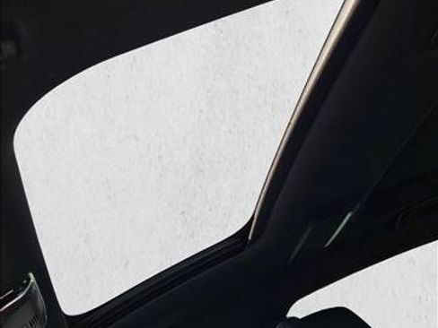 Used 2022 BMW 740i w/ M Sport Package image 15