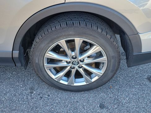 Used 2016 Toyota RAV4 Limited image 39