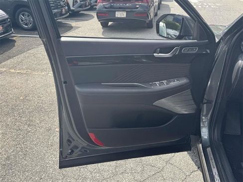 Used 2023 Hyundai Palisade Calligraphy image 16