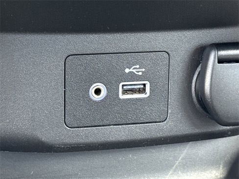 Certified 2021 Nissan Rogue Sport SV image 34